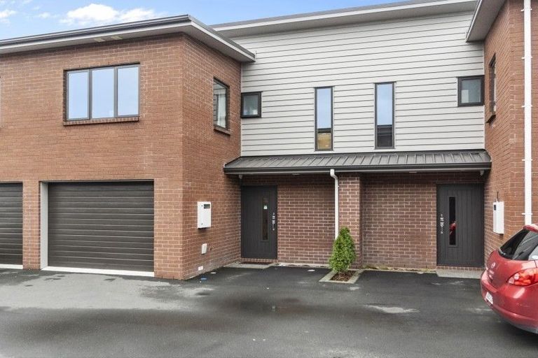 Photo of property in 2/85 Normandy Avenue, Melville, Hamilton, 3206