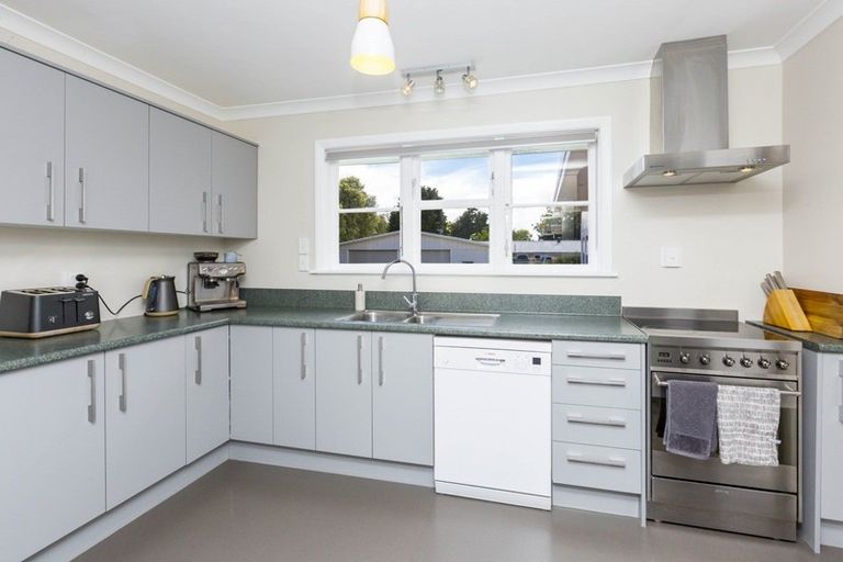 Photo of property in 7 Raukawa Grove, Trentham, Upper Hutt, 5018