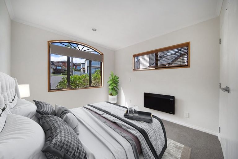 Photo of property in 25 Brooke Ridge Rise, East Tamaki Heights, Auckland, 2016