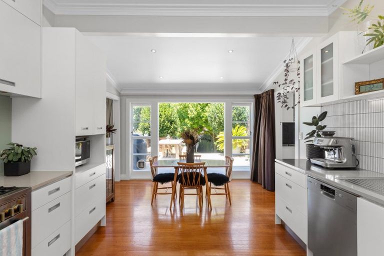 Photo of property in 52 Victor Street, Avondale, Auckland, 1026