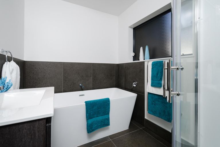 Photo of property in 14 Lesa Annis Place, Henderson, Auckland, 0612