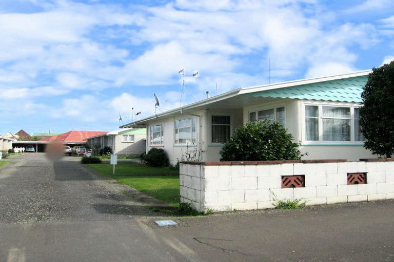 Photo of property in 2 Kiwi Court, Roslyn, Palmerston North, 4414