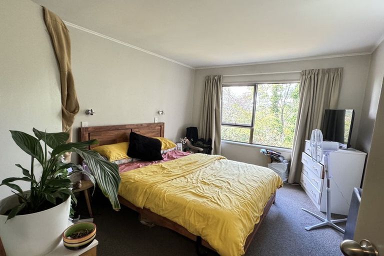 Photo of property in 1/19a Verran Road, Birkenhead, Auckland, 0626