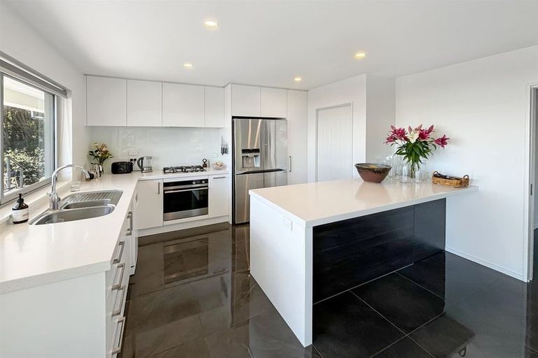 Photo of property in 31 Soleares Avenue, Mount Pleasant, Christchurch, 8081