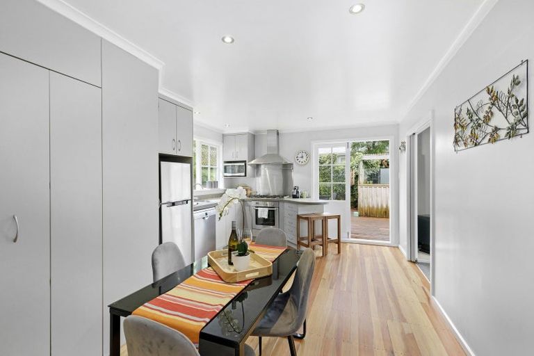 Photo of property in 5 Richmond Hill, Glenside, Wellington, 6037