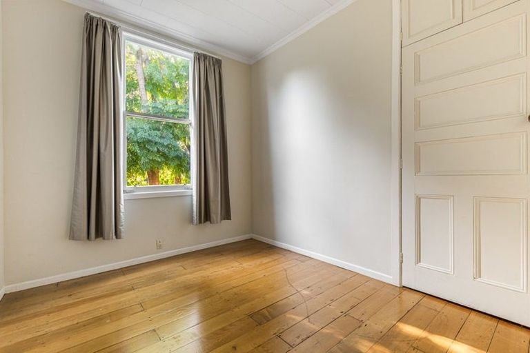 Photo of property in 1 Momona Road, Greenlane, Auckland, 1051