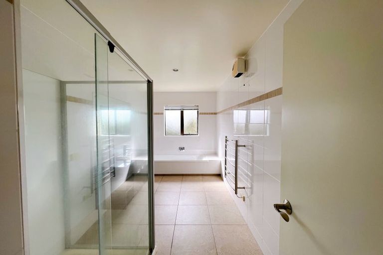 Photo of property in 9 Laurel Oak Drive, Schnapper Rock, Auckland, 0632