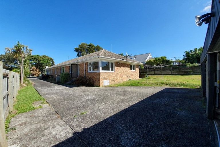 Photo of property in 3/191 Onewa Road, Birkenhead, Auckland, 0626