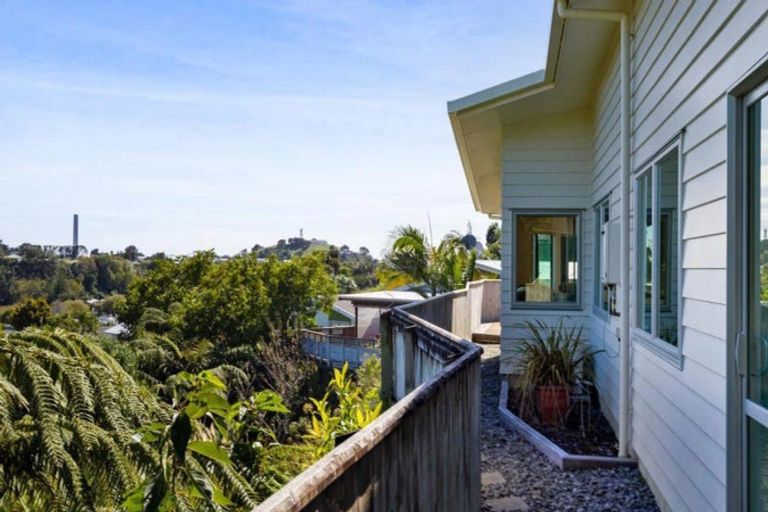 Photo of property in 4a Marchant Place, Westown, New Plymouth, 4310