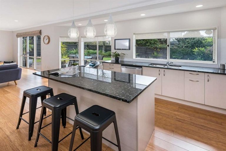 Photo of property in 5 Pintner Place, Somerville, Auckland, 2014