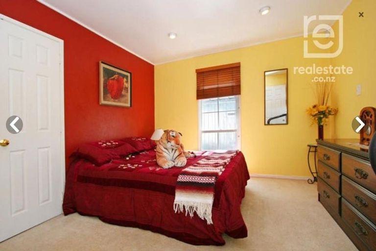 Photo of property in 11 Glenmore Road, Sunnyhills, Auckland, 2010