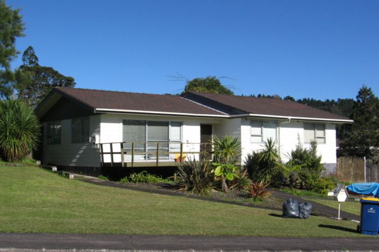 Photo of property in 26 Onedin Place, Titirangi, Auckland, 0604