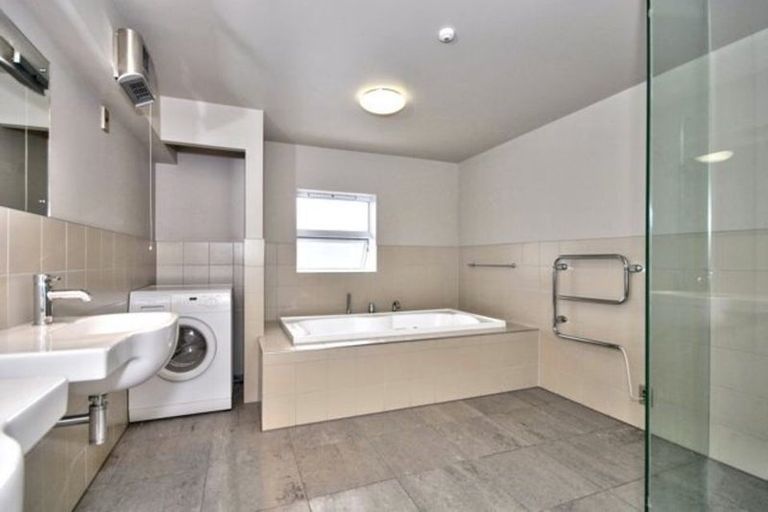 Photo of property in 6/2 Manor Place, Dunedin Central, Dunedin, 9016