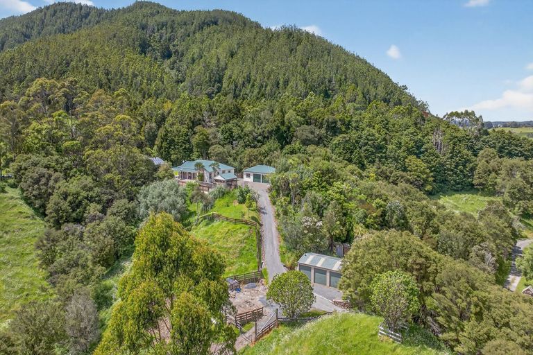 Photo of property in 2372 State Highway 1, Kaiwaka, Maungaturoto, 0587