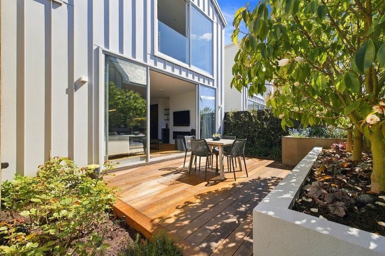Photo of property in 3/130 Office Road, Merivale, Christchurch, 8014