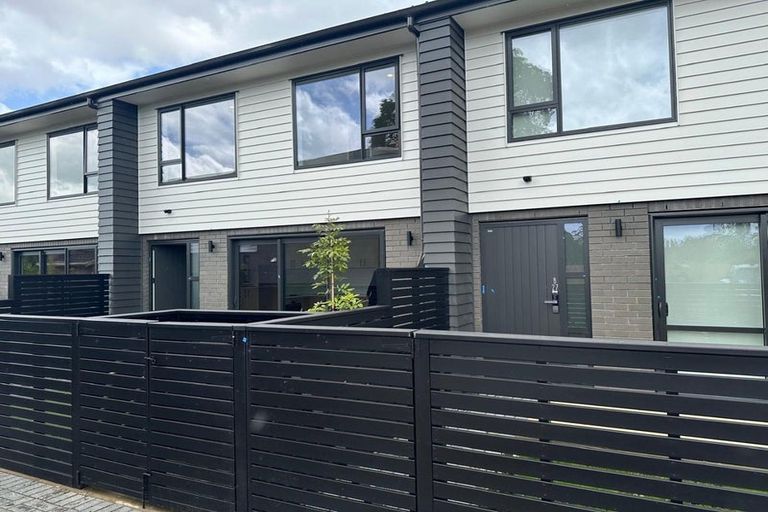 Photo of property in 27c Ennis Avenue, Pakuranga Heights, Auckland, 2010