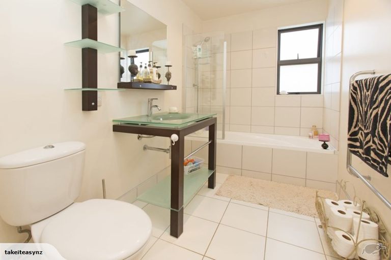 Photo of property in 147 Alec Craig Way, Gulf Harbour, Whangaparaoa, 0930