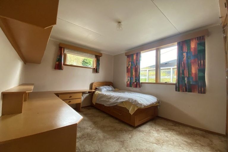 Photo of property in 100 Milton Terrace, Picton, 7220