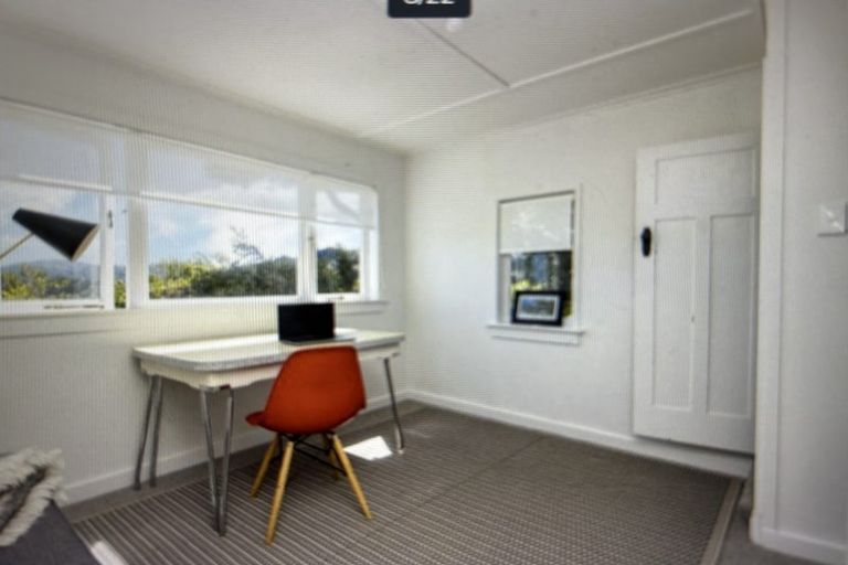Photo of property in 42 Rayner Road, Piha, 0772