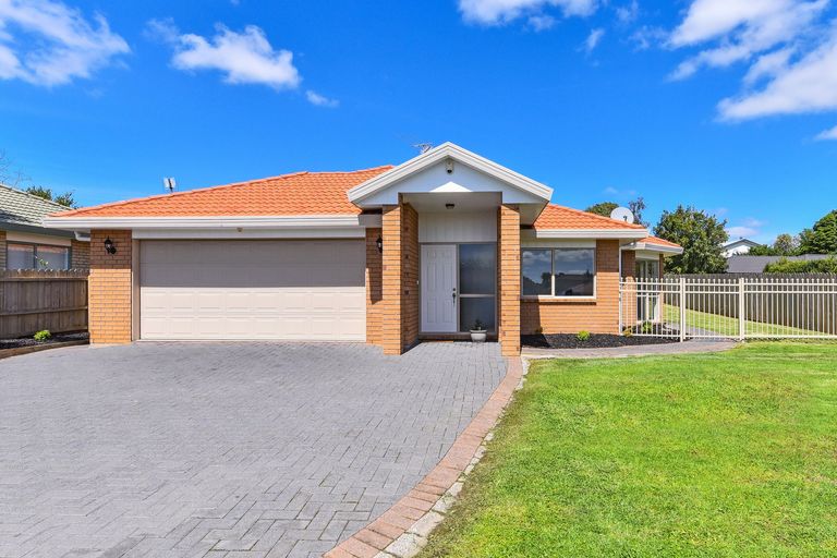 Photo of property in 50 Lothian Brae, Wattle Downs, Auckland, 2103