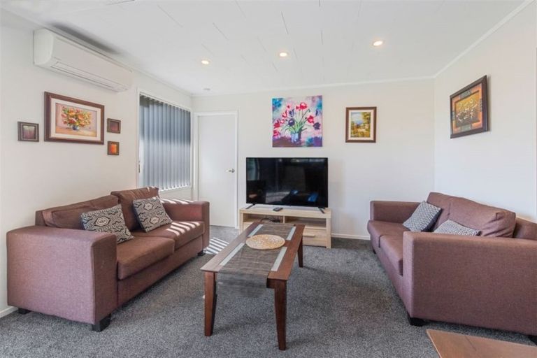 Photo of property in 8 Daphne Road, Papatoetoe, Auckland, 2025