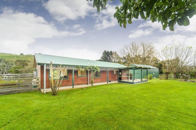 Photo of property in 274 Turitea Road, Turitea, Palmerston North, 4472