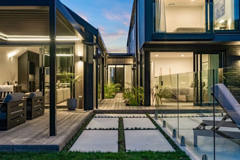 Photo of property in 27 Headsail Drive, Long Bay, Auckland, 0630