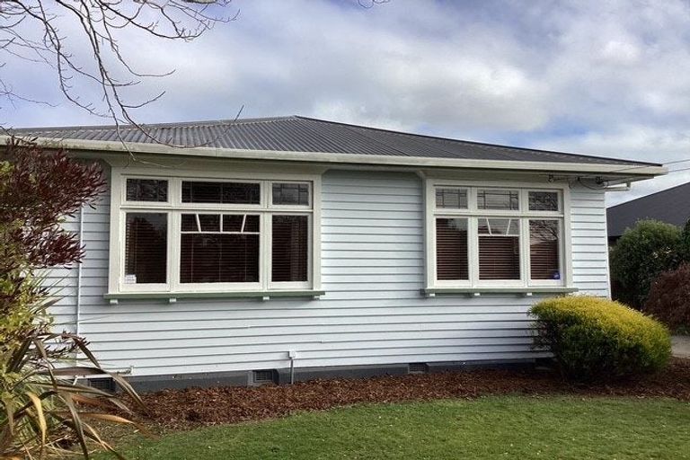 Photo of property in 11 Alpha Avenue, Strowan, Christchurch, 8052