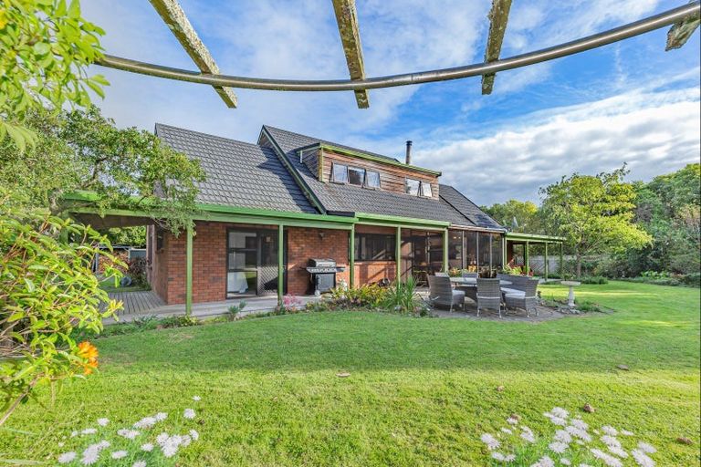 Photo of property in 275 Kimberley Road, Levin, 5571