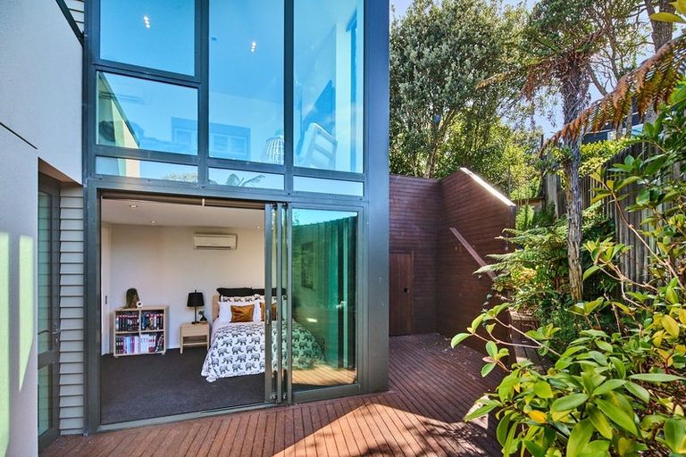 Photo of property in 24d Mandalay Terrace, Khandallah, Wellington, 6035