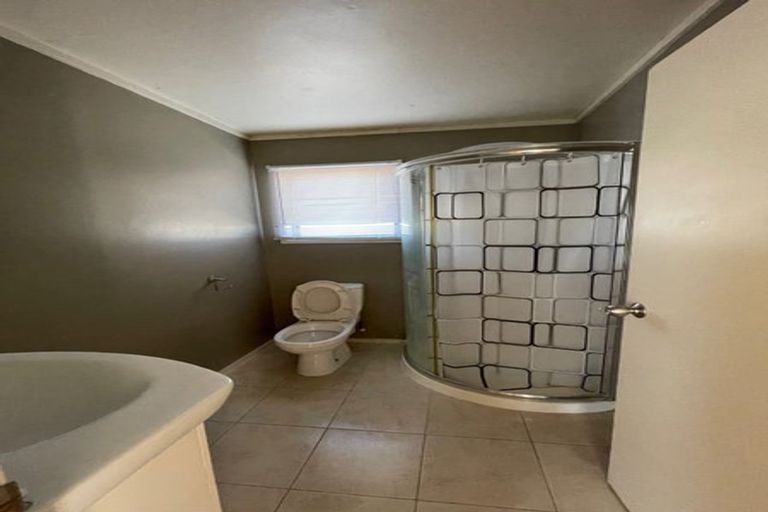 Photo of property in 30a Vera Road, Te Atatu South, Auckland, 0610