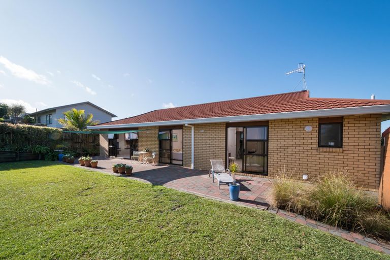 Photo of property in 52 Spence Road, Henderson, Auckland, 0612