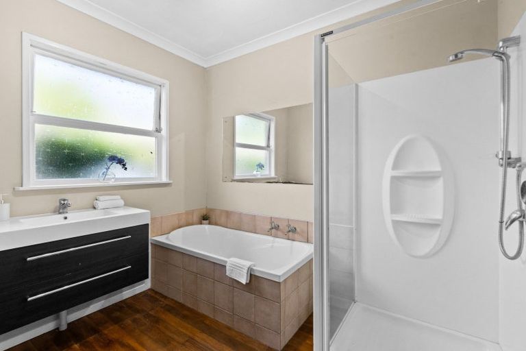 Photo of property in 6 George Place, Havelock North, 4130