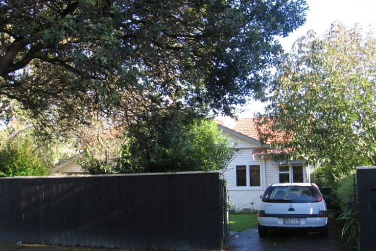 Photo of property in 18 Riddiford Street, Woburn, Lower Hutt, 5011