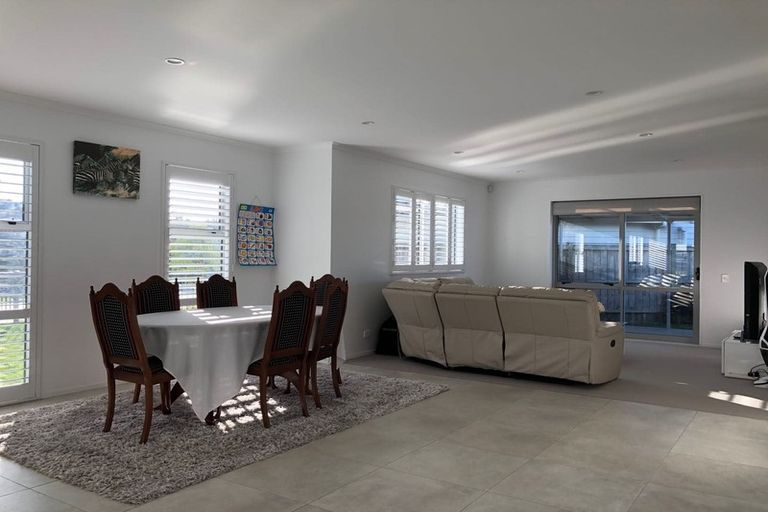 Photo of property in 2 Vincent Mcgrath Crescent, Swanson, Auckland, 0614