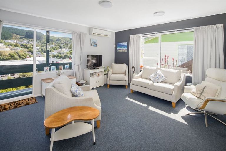 Photo of property in 13a Florio Terrace, Tawa, Wellington, 5028