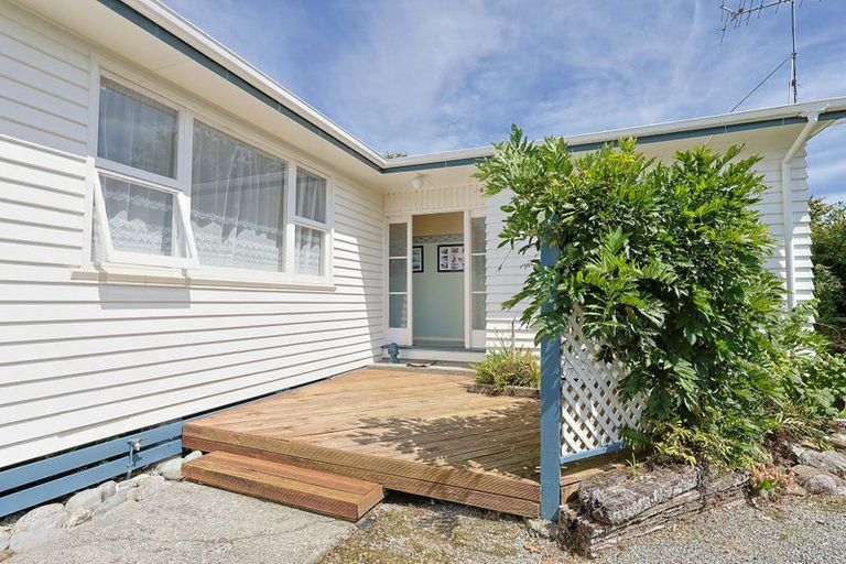 Photo of property in 65 Main Road, Harihari, 7884