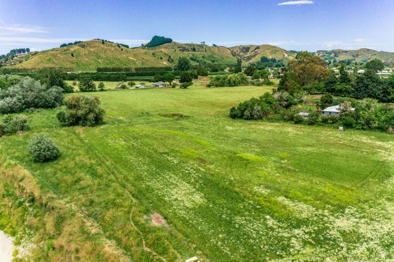 Photo of property in 90 Kanakanaia Road, Te Karaka, 4022