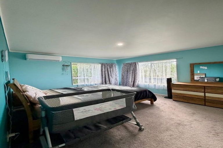 Photo of property in 2/47 Archibald Road, Kelston, Auckland, 0602