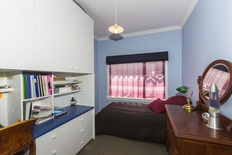 Photo of property in 255 Marine Parade, Eastbourne, Lower Hutt, 5013