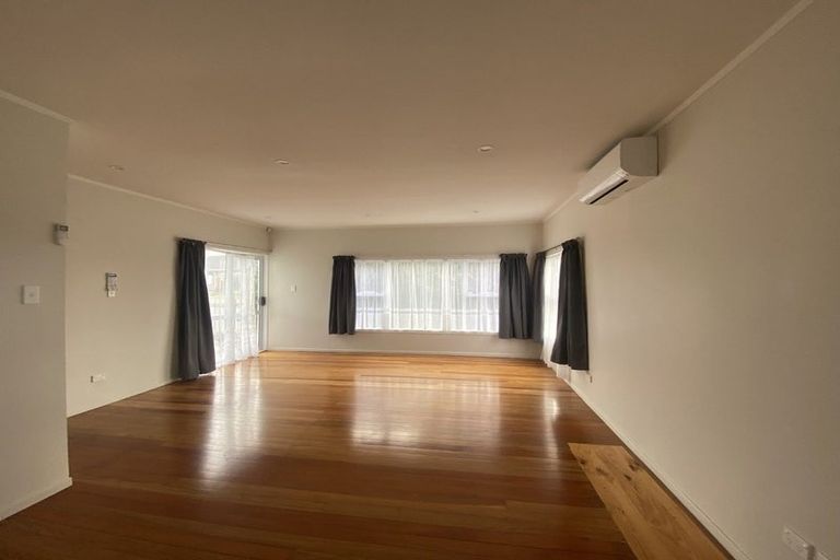 Photo of property in 33 Wharf Road, Te Atatu Peninsula, Auckland, 0610