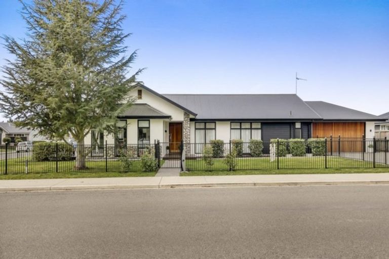 Photo of property in 292 West Belt, Rangiora, 7400