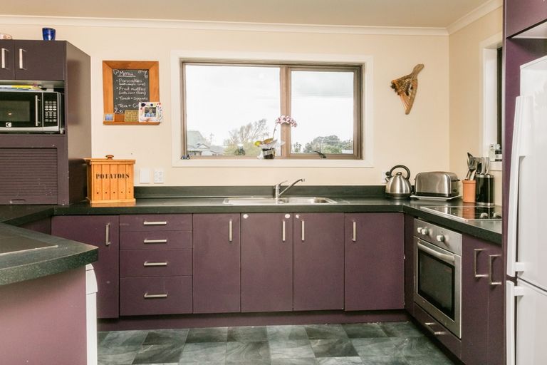 Photo of property in 61 Severn Street, Rongotea, 4476