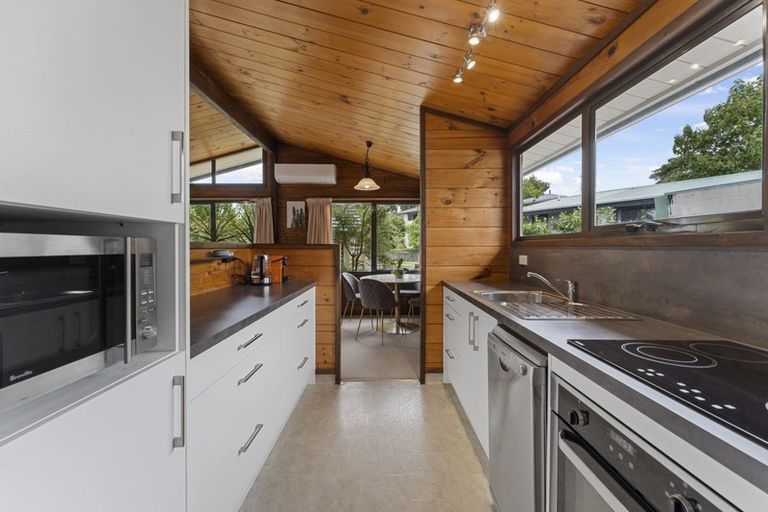 Photo of property in 12 Cargill Place, Frankleigh Park, New Plymouth, 4310