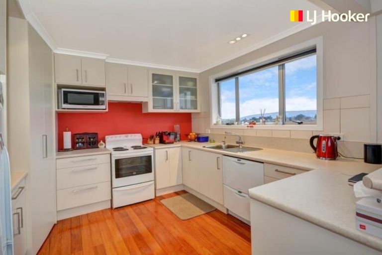 Photo of property in 12 Kinmont Crescent, Kinmont Park, Mosgiel, 9024