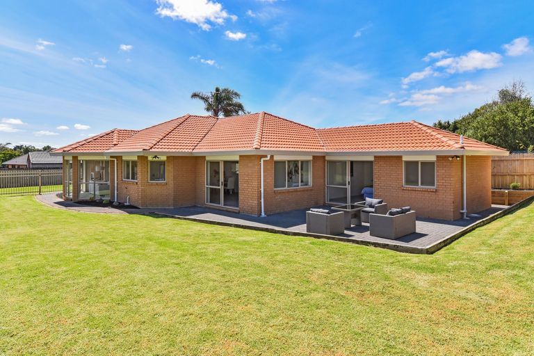 Photo of property in 50 Lothian Brae, Wattle Downs, Auckland, 2103