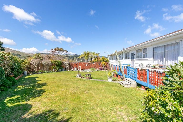 Photo of property in 24 Turriff Crescent, Tawa, Wellington, 5028