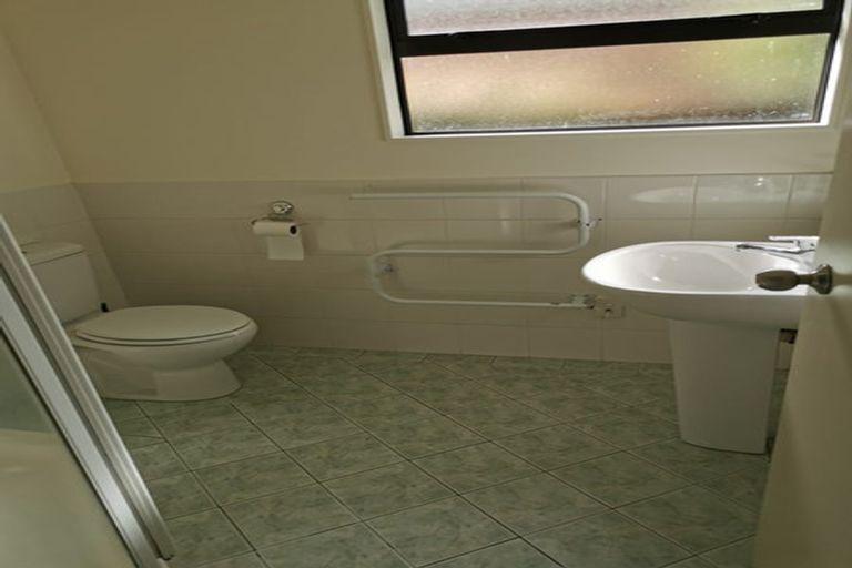 Photo of property in 70 Sturges Road, Henderson, Auckland, 0612