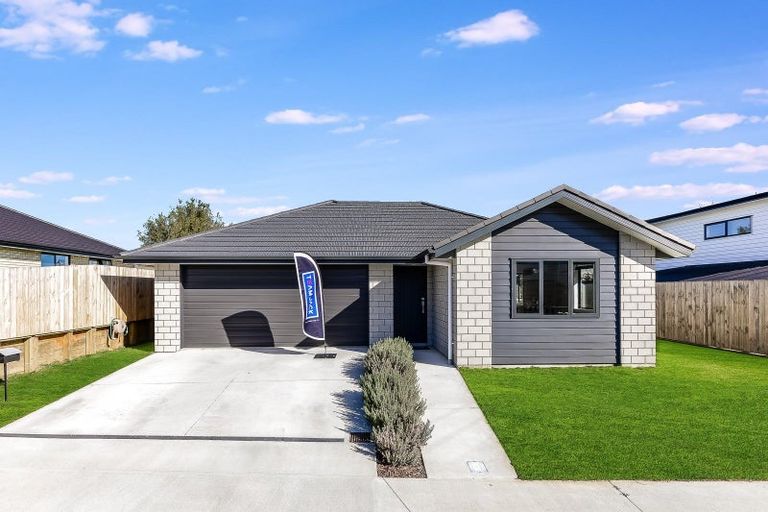 Photo of property in 19 Maanihi Drive, Rototuna North, Hamilton, 3210