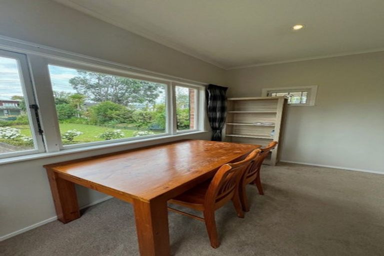 Photo of property in 68 Beach Road, Mellons Bay, Auckland, 2014